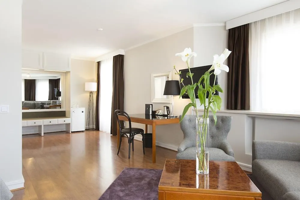 Elite Hotel Savoy Malmo 4*,